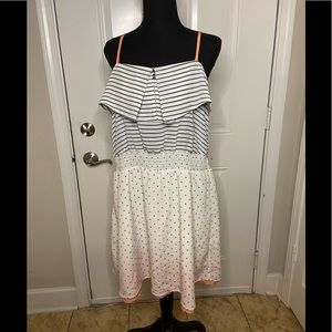 Xhilaration woman’s dress ( no size on tag but believ it’s an X-Large)